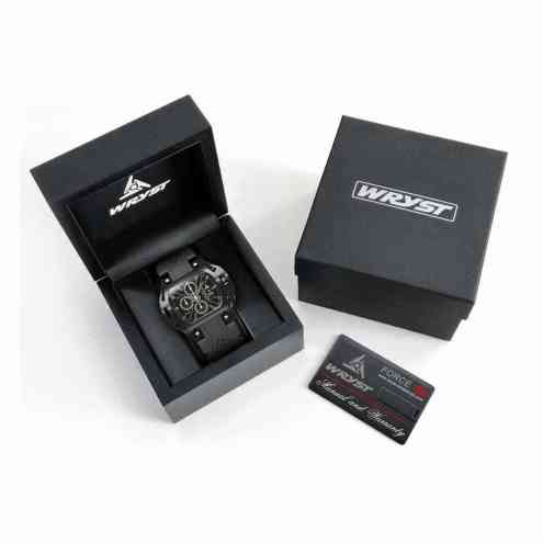 Schwarze Uhrenbox mit schwarzer Schweizer Uhr Force
