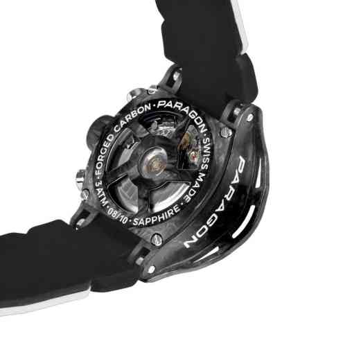 Montre en fibre de carbone avec mouvement suisse ETA7750