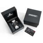 Reloj blanco con movimiento suizo