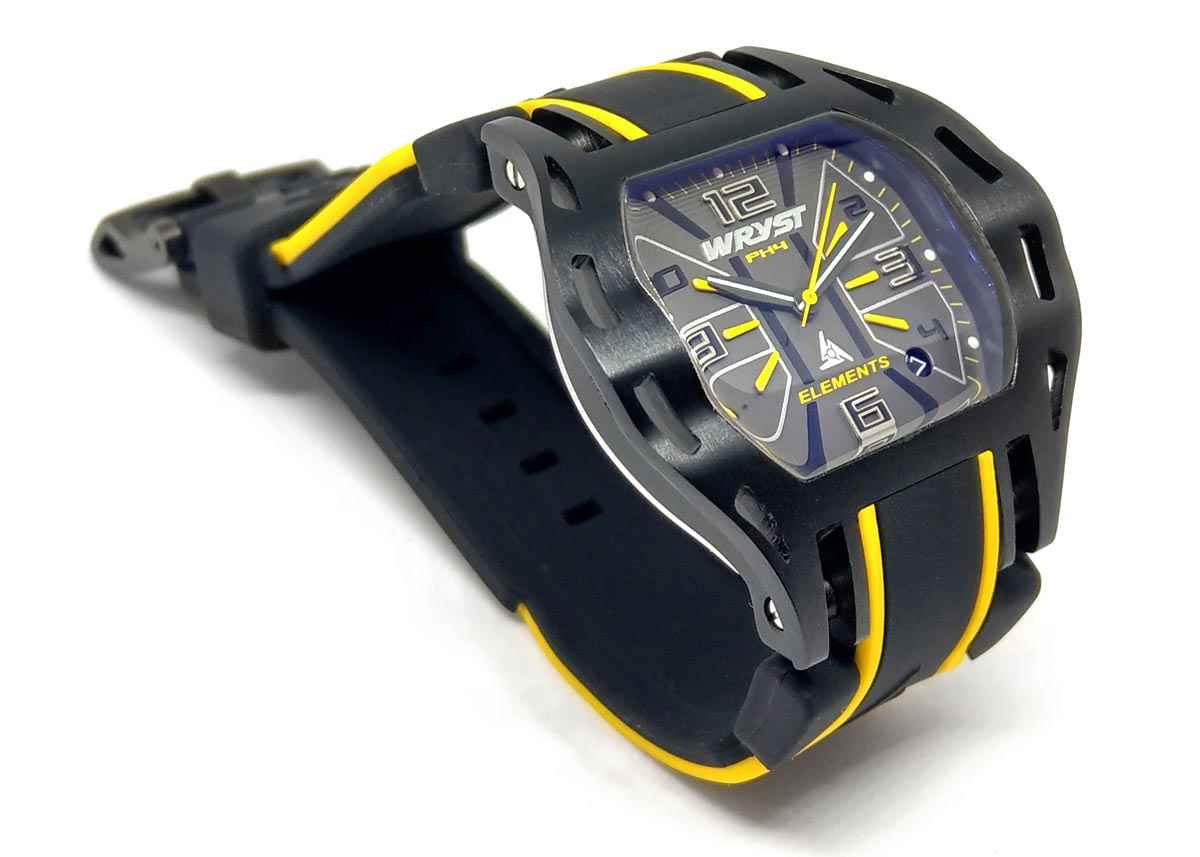 Reloj deportivo negro Wryst PH4