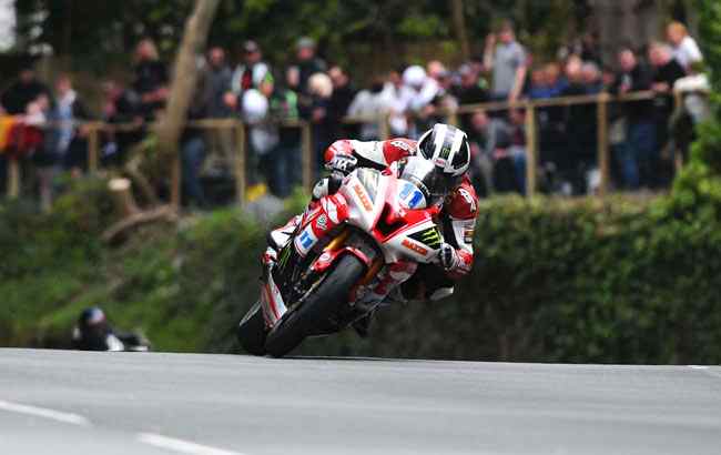 isle of man TT race Wryst Sponsor 2015