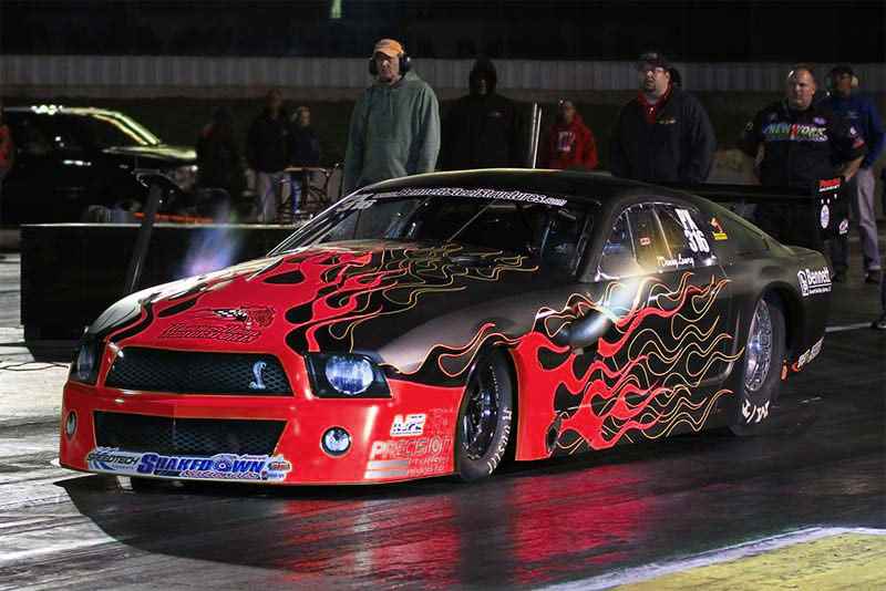 Voiture de course Dragster avec Flames