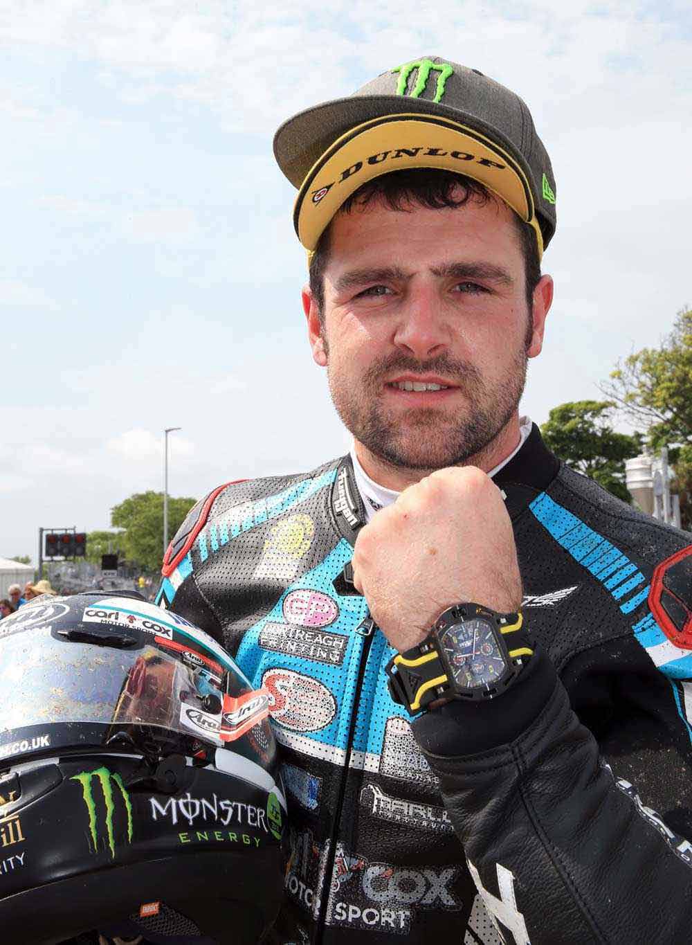 supersport tt 1 winner michael dunlop